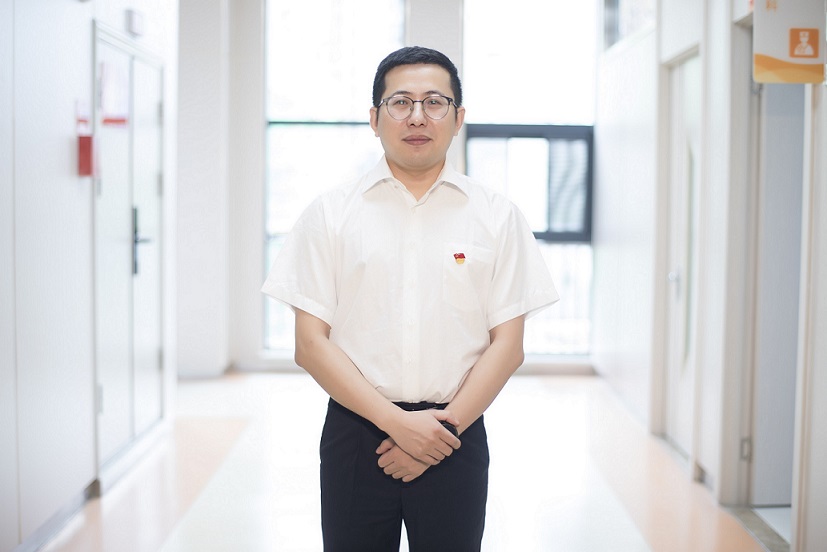 杨潇.jpg